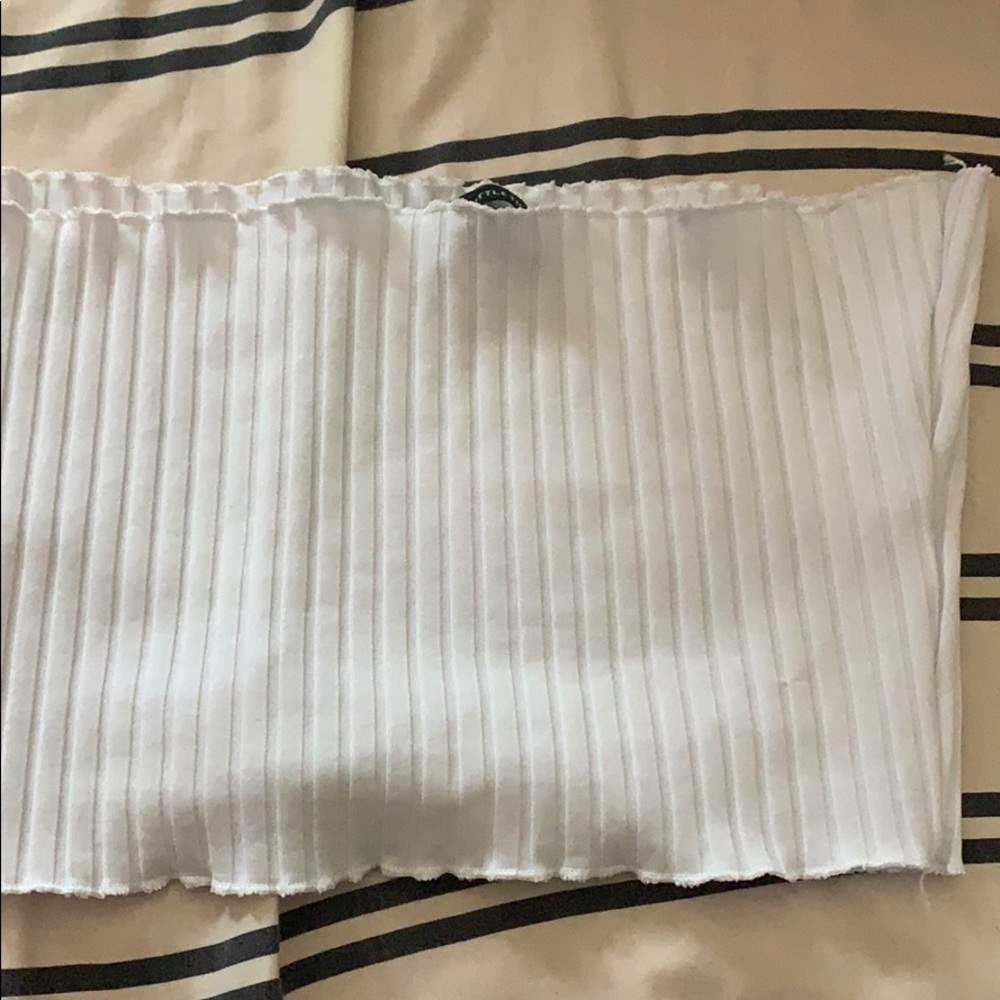 White rib frill hem bandeau crop (2)